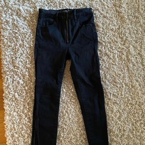 ABERCROMBIE HIGH RISE SUPER SKINNY ANKLE JEANS